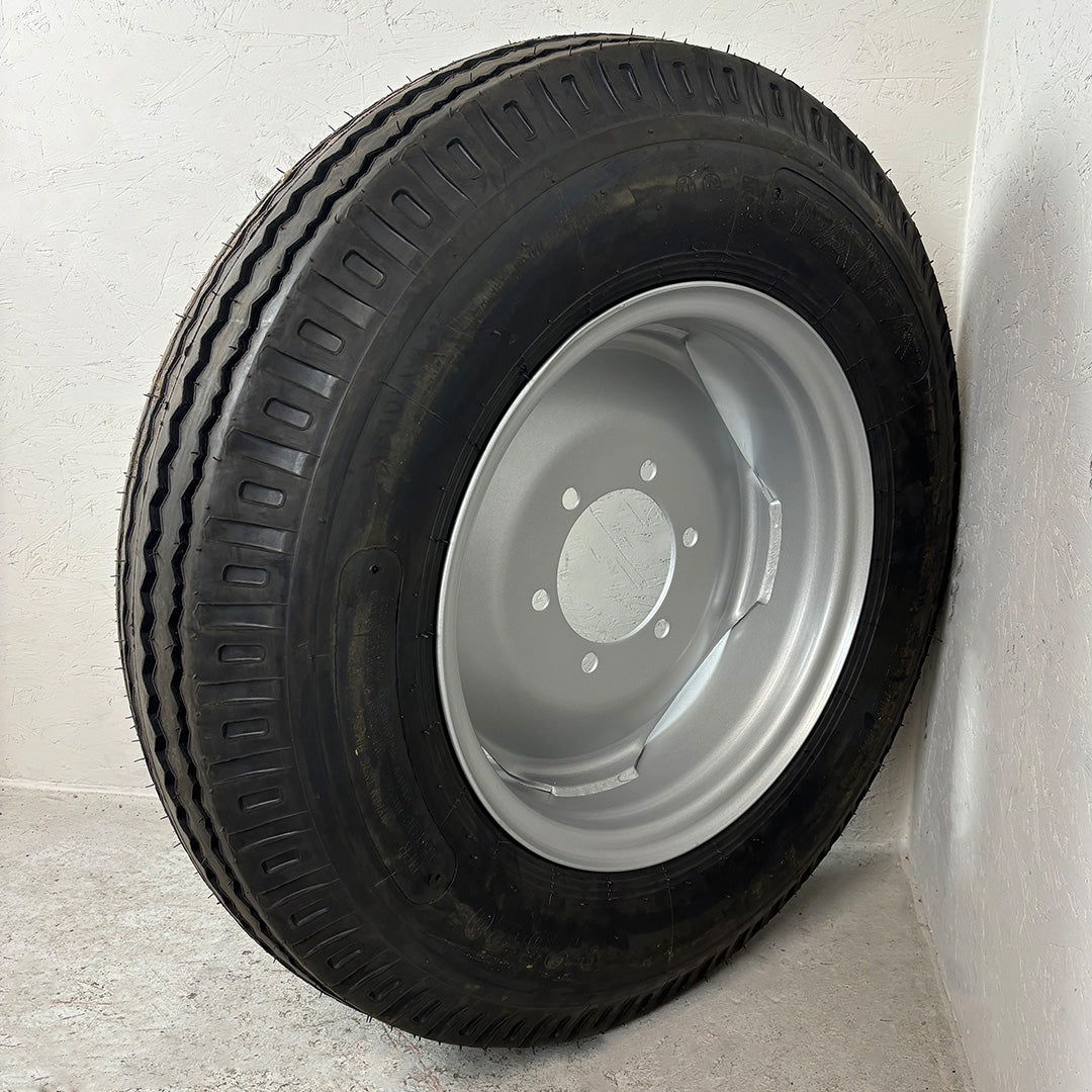 Komplettrad 8.25 - 20/14 Import Straße Rib 14 PR 135/131 G TT 6.50-20 Jantsa Felge 6/205/161/ET0 silber 3-teilig