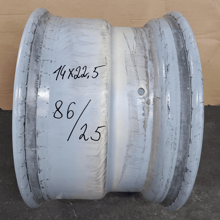 14 X 22,5 GRA lfd.Nr.: 86/25 S=12,5 mm ET-40 6/150/110/17,5 zyl. RAL7001 - Gebr -