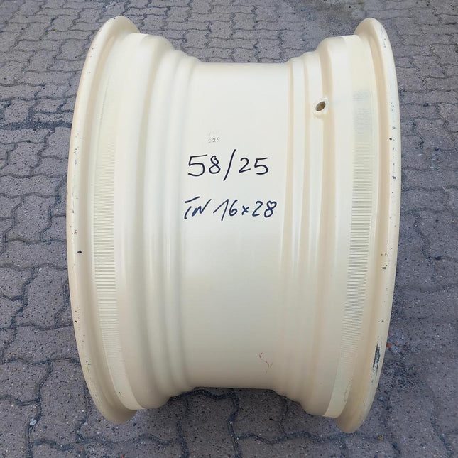 16 X 28/TW GRA S=12 mm ET-20 lfd.Nr.: 58/25 8/275/221/21 v1 grundiert - Gebr -