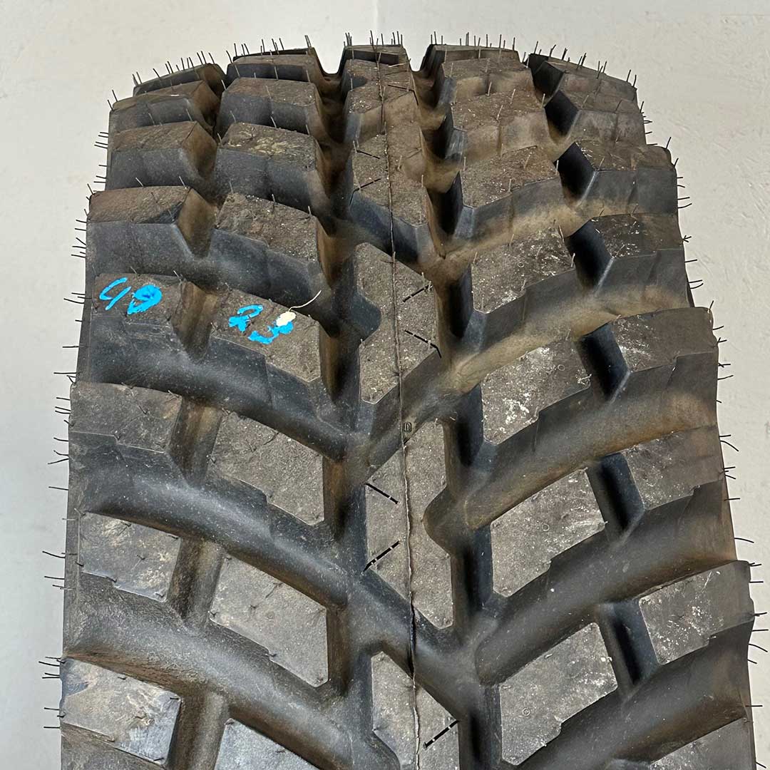 480/65 R 28 Nokian TRI 2 lfd.Nr. 49/23 149 D/154 A8 TL Block M+S (DOT 40/23) - GEBR -