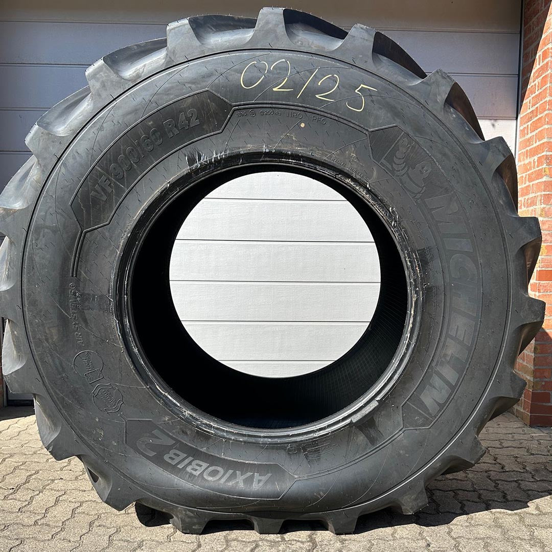 VF900/60 R 42 Michelin Axiobib 2 lfd.Nr.:  02/25 189 D/185 E TL (DOT 49/24) - Gebr -