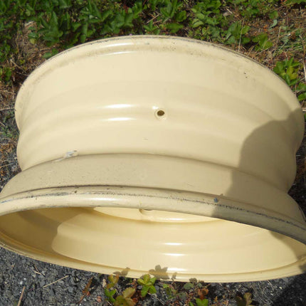 8.25 X 22.5  Grasdorf lfd. Nr. 243/22 S=15 mm 10/335/281/ET60 26 ZYL grundiert -GEBR-